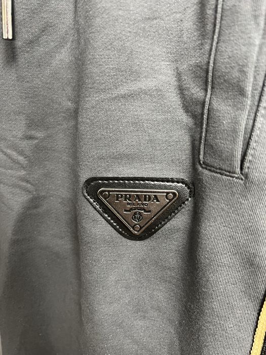 Compleu PRADA super calitate