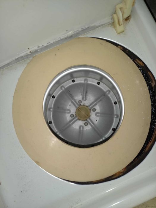 Стара пералня  "Золушка" със следи от употреба