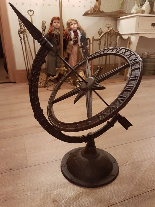 Голям Чугунен слънчев часовник, Действащ! 2.6кг