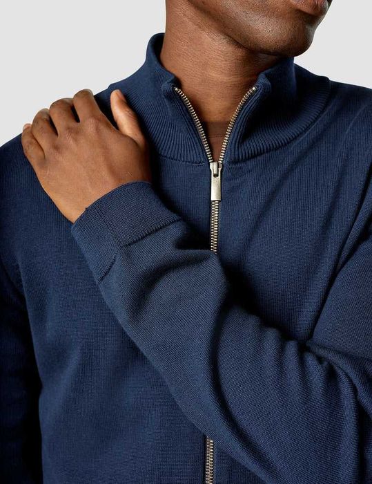 Нова мъжка жилетка Shaping New Tomorrow