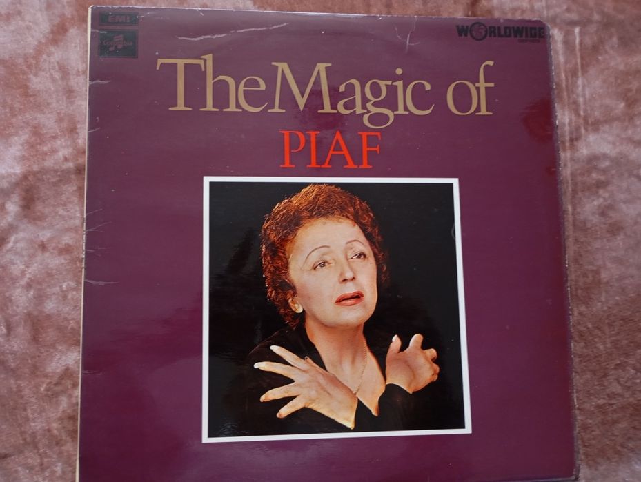 Ptr.pasionați de muzica retro,vând viniluri originale,prov.UK.