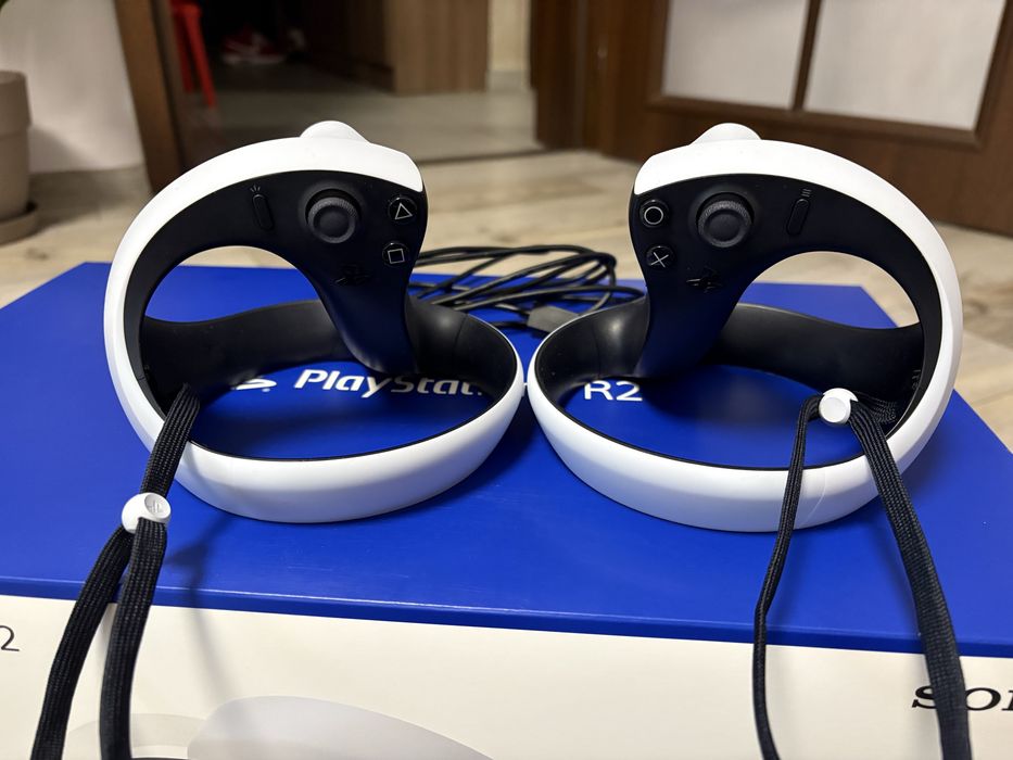 Продавам VR2 за PS5 остатъчна гаранция 22 месеца!