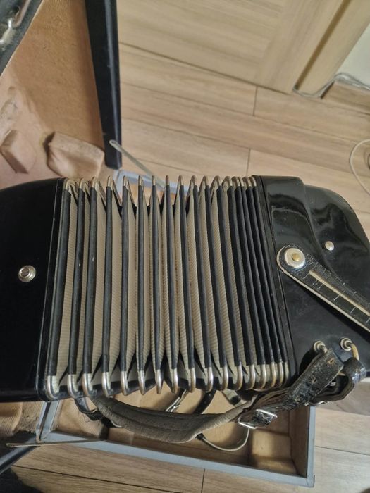 Чешки акордеон DELISIA choral 120 баса