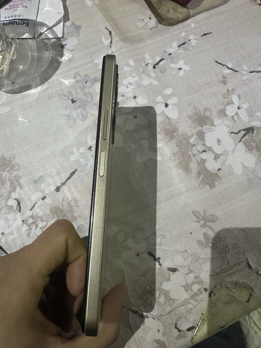 Vivo Y35 еще с действующей гарантией