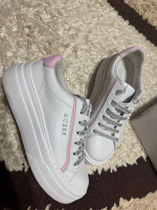 продавам обувки ..