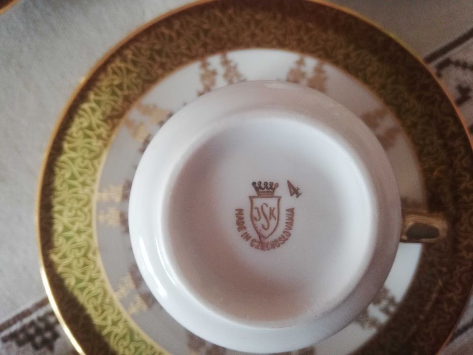 Позлатен сервиз за кафе