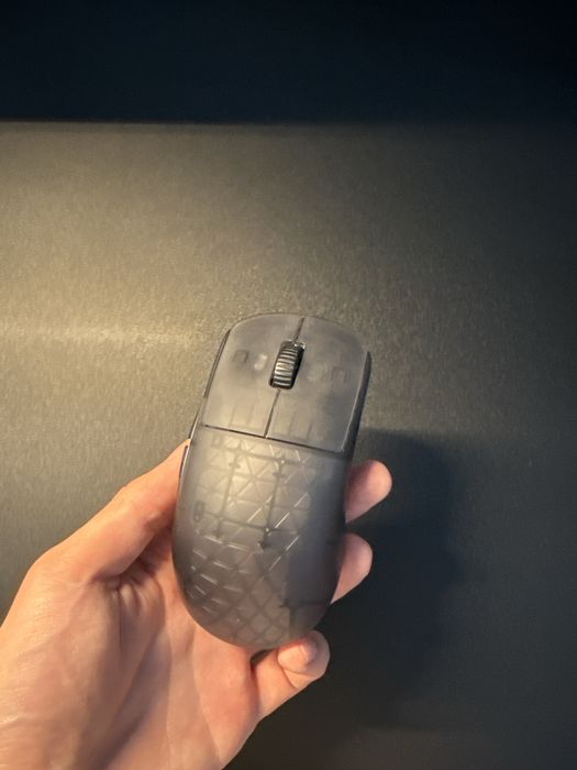 Продам игровую компьютерную мышь EndGame Gear Op1w 4k v2 datk frost