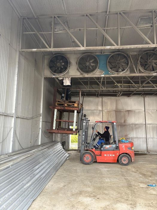 Închiriez motostivuitor stivuitor manitou încarcator telescopic macara