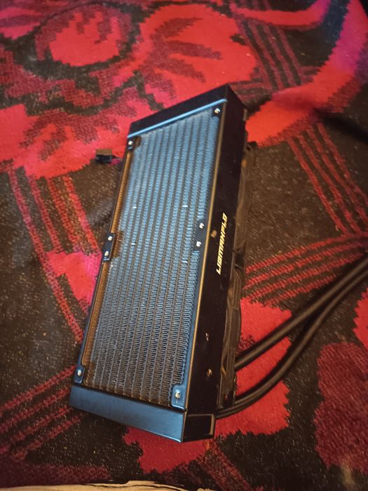 Vând cooler enermax