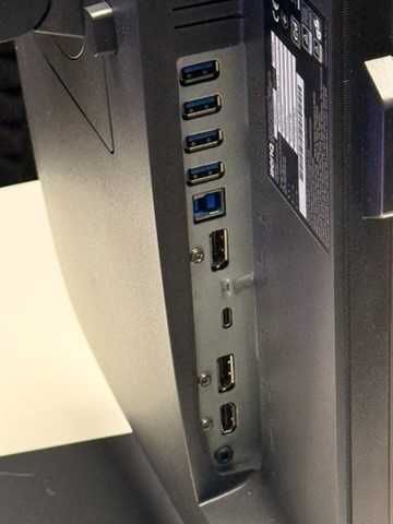 Монитор для дизайнеров Benq PD2705Q c KVM и Type C