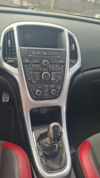 Opel Astra Sports Tourer 2015