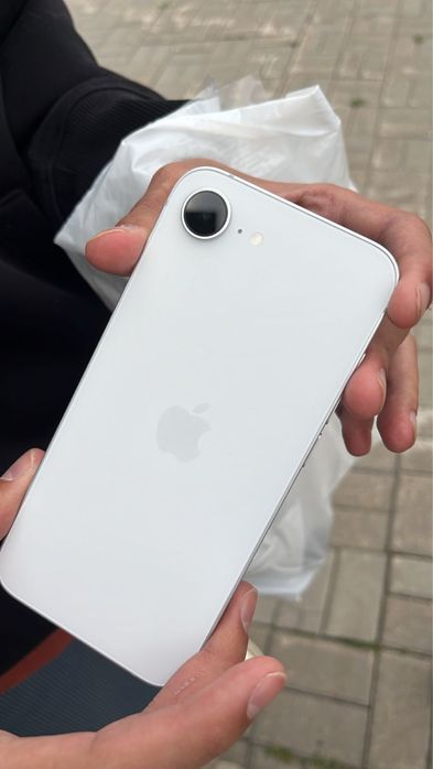 iPhone 16e, обмен с моей доплатой!