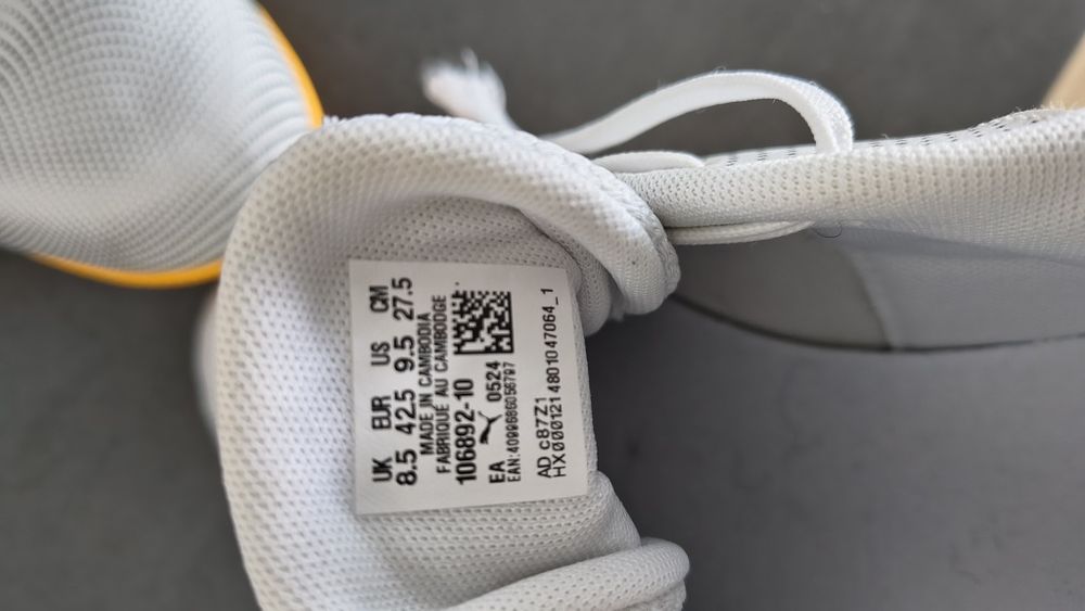 Ghete de fotbal Puma pentru sala marime 42.5