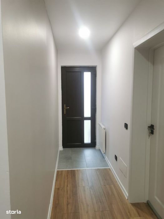 Casa bifamilială (2 intrari individuale) 258mp la 3 minute de Focsani.