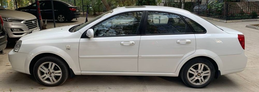Lacetti 1.8 автомат с люком
