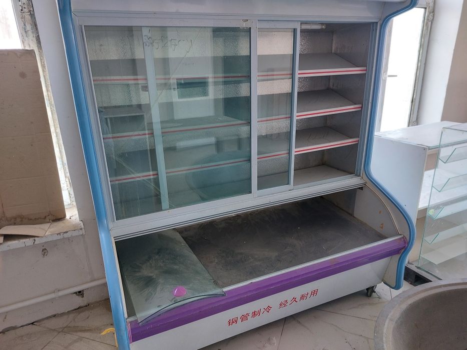 Холодильник для магазина