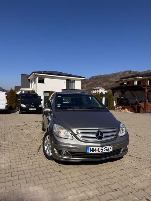 Mercedes-benz B180