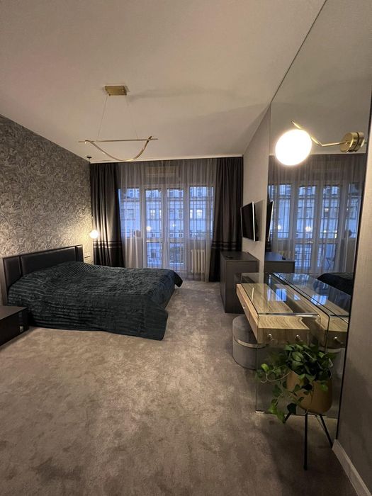 Дава се под наем Тристаен апартамент в София, Център - 80 кв.м за 1345.38 € - Снимка #6
