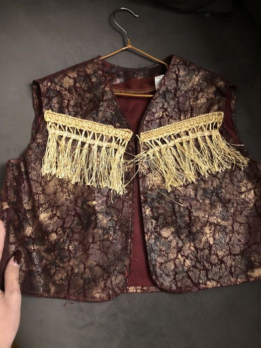 Карнавальный костюмы (2 штуки) разные