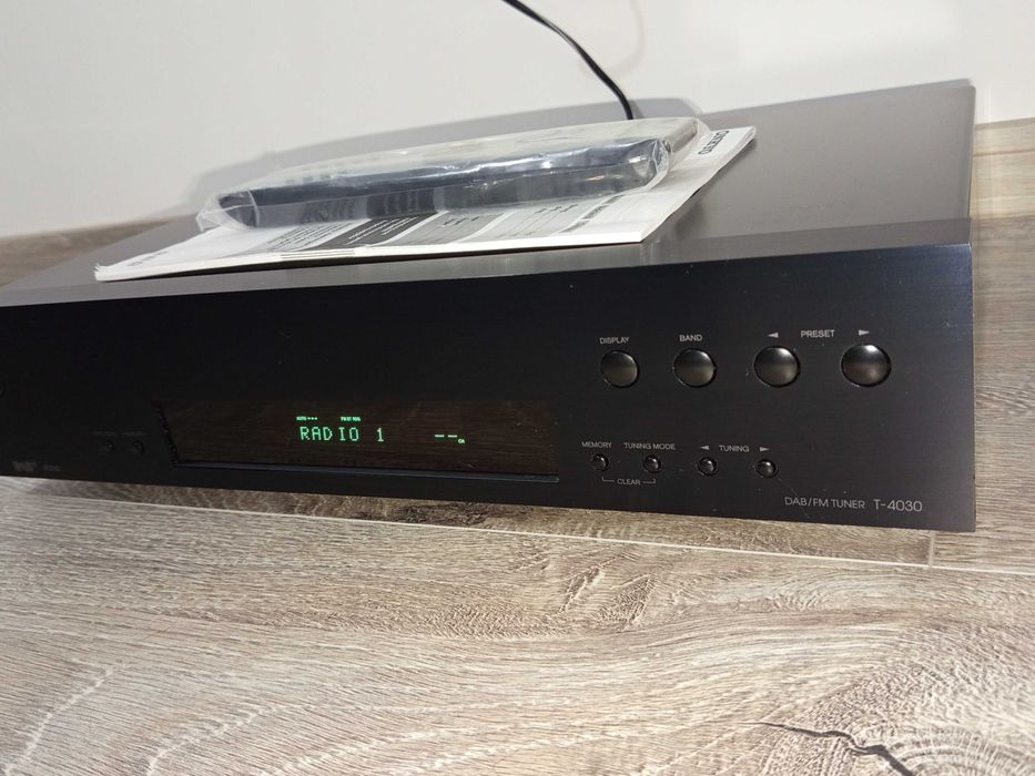 Дигитален приемник Onkyo T-4030