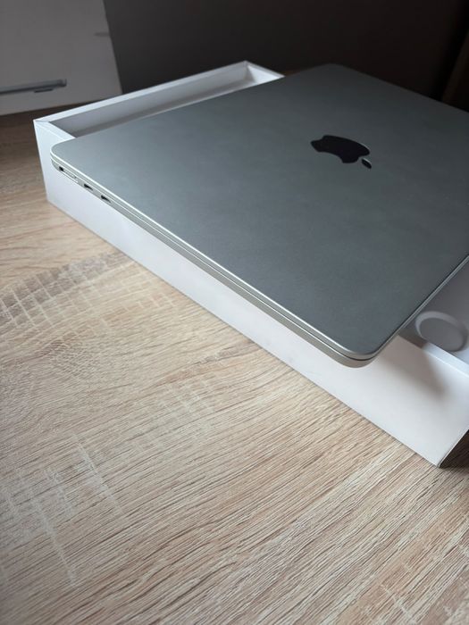 MacBook air 13 m2 8/256
