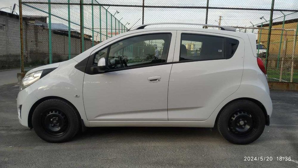 Spark srochno sotiladi