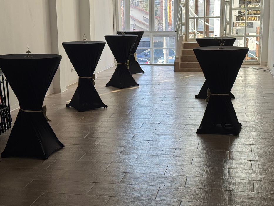 Închiriez mese pentru evenimente – cocktail, petreceri, recepții