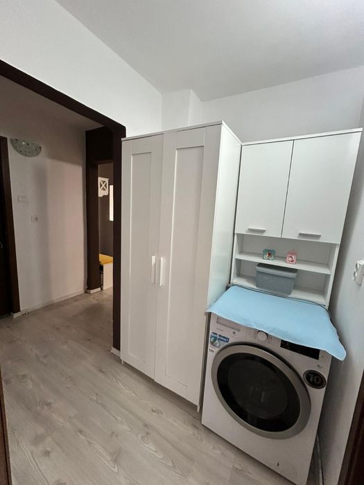 Vand apartament 3 camere zona linistita