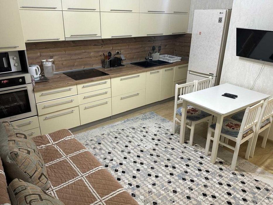 Просторная двухкомнатная квартира в районе Жас Оркен