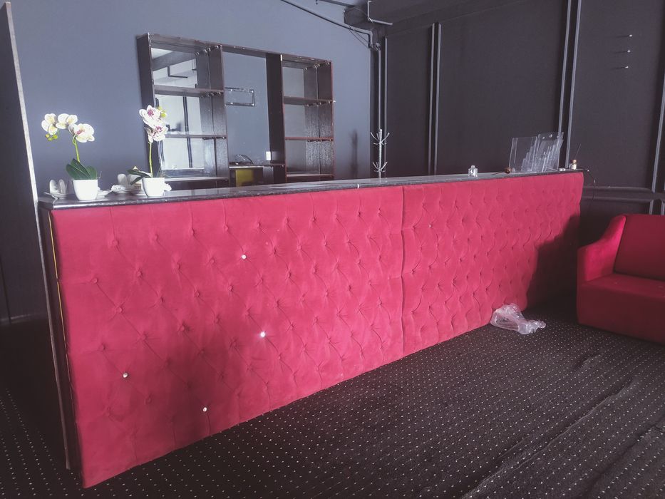 Диван, стол, барная стойка