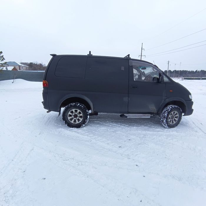 Мицубиси Делика 3 литра бензин