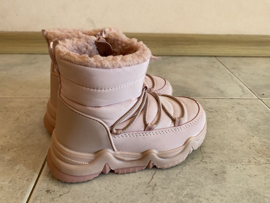 Детски обувки за момиченце/ боти ЧИСТО НОВИ