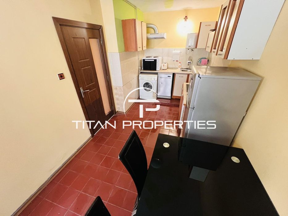 Дава се под наем Четиристаен апартамент в Бургас, Лазур - 150 кв.м за 548.25 € - Снимка #2