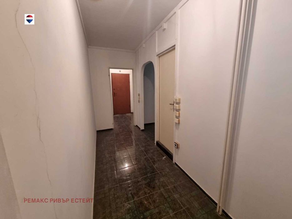 Тристаен апартамент за продажба кв. Дружба 3 - снимка 4