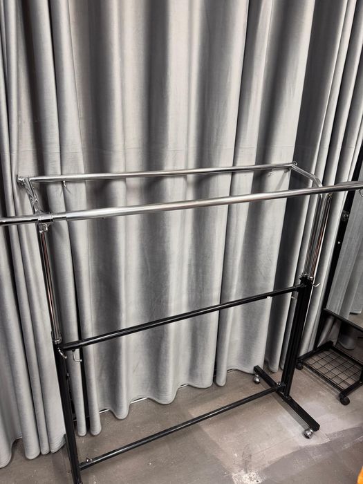 Продам стойки для одежды