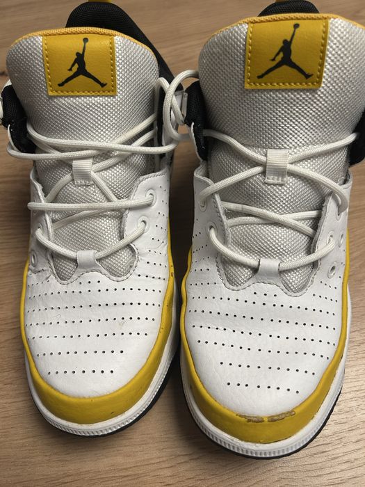 Маратонки Nike air JORDAN 38,5