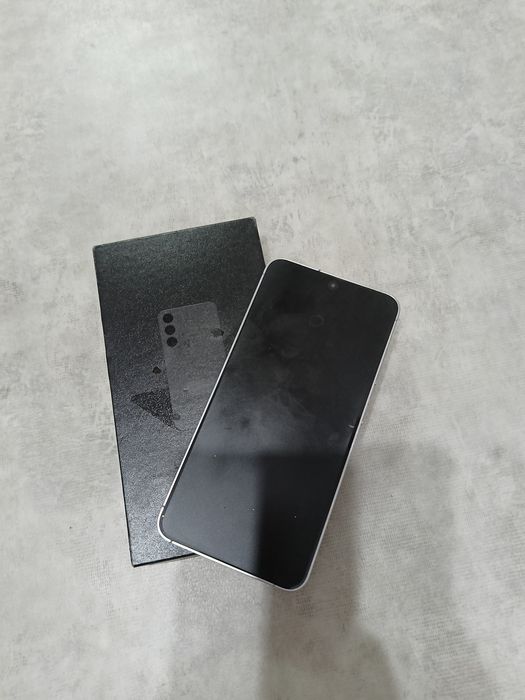 Продам телефон Samsung s24