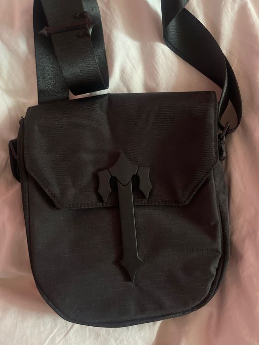 Trapstar bag оригинална директно от сайта uk.trapstarlondon.com.