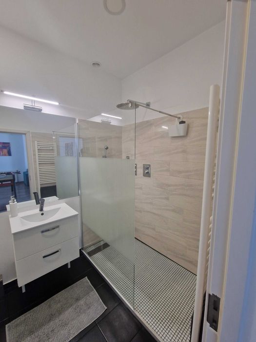 Inchiriez apartament 70 m2 open space , zona Barierei