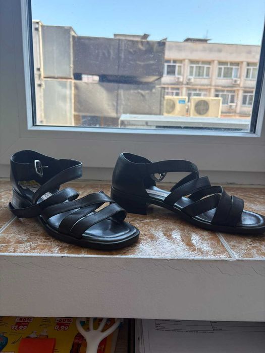 Продвам кожени сандалети