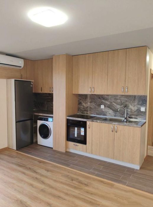 Двустаен апартамент с ГАРАЖ в ж.к. Люлин 10