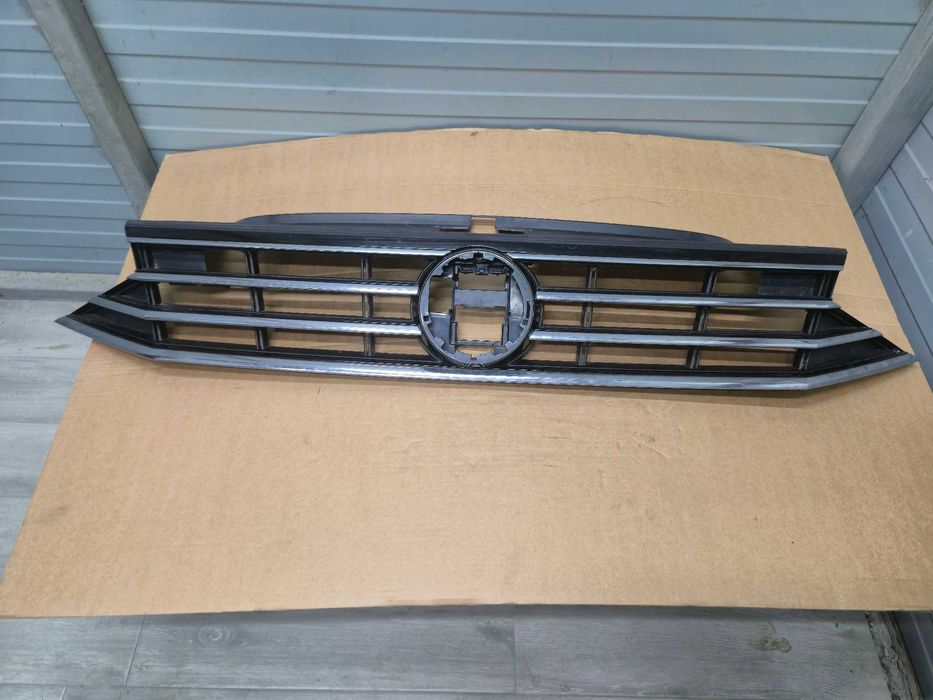Grila radiator Vw Passat B8 An 2015 - 2019 Cod 3G0853651