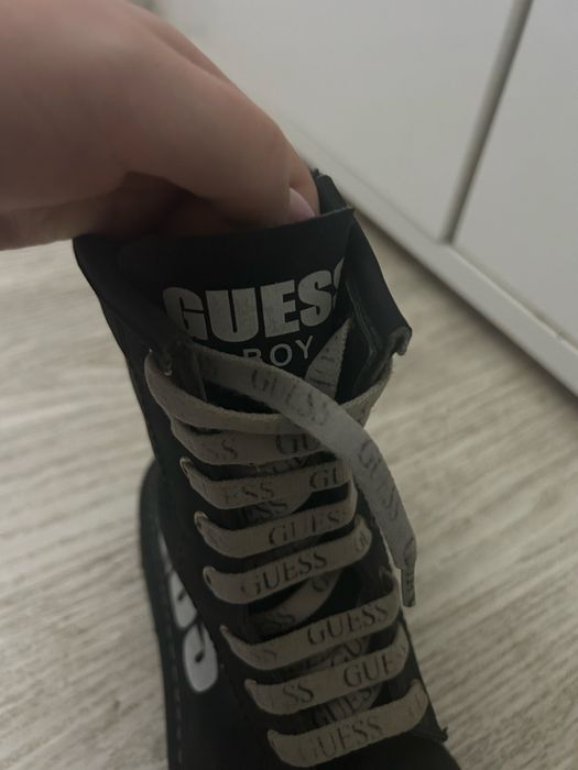 Боти за момче guess 36 номер