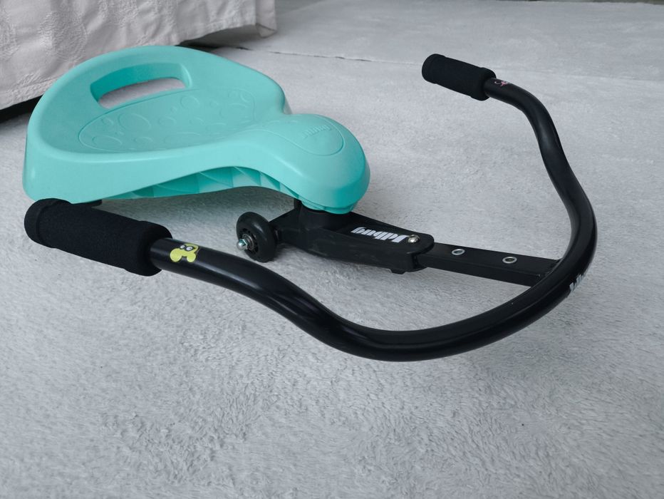 JDBUG Scooter, in stare foarte buna , pentru copii intre 3-12 ani ,