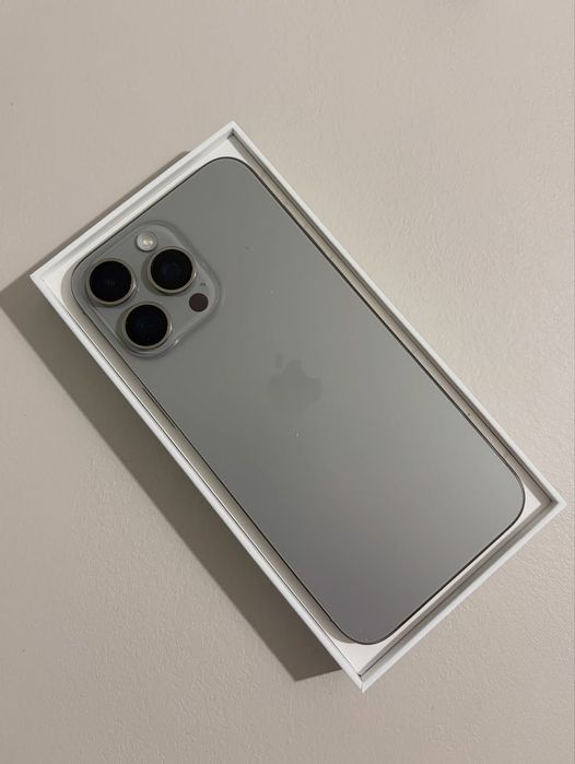 iPhone 15 Pro Max Natural