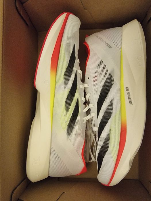 Vând adidas takumi