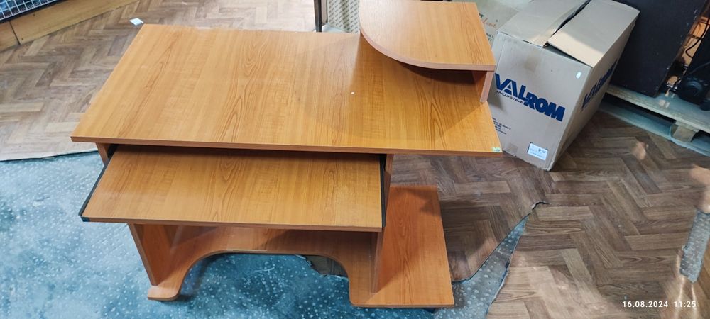 Birou culoare cireș...