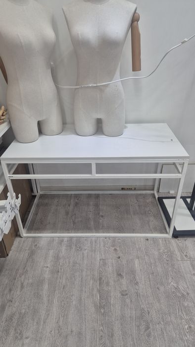 Стол. Торговое оборудование. Оборудование для магазина