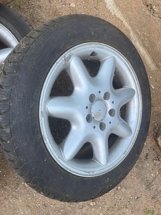 Продавам 4бр зимни гуми с джанти 205/55R16