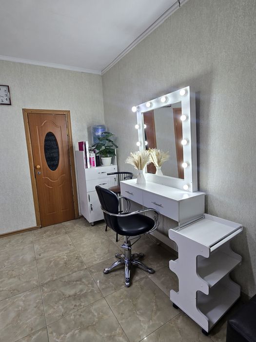 Сдаётся место в салоне красоты для парикмахера